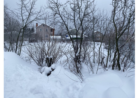 Участок с летним домом рядом с Поповским прудом