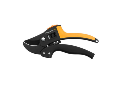 Секатор Fiskars PowerStep P83 111670 с храповым механизмом