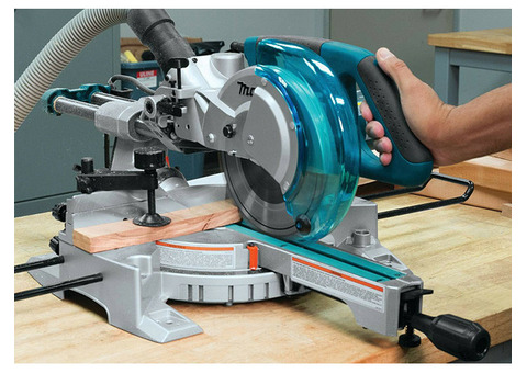 Пила торцовочная Makita LS0815FLN