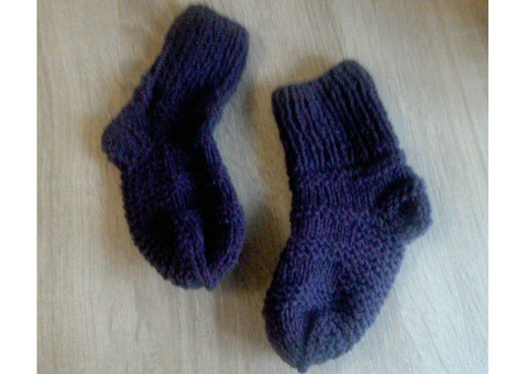 Вязаные носки, пинетки. Размеры разные.