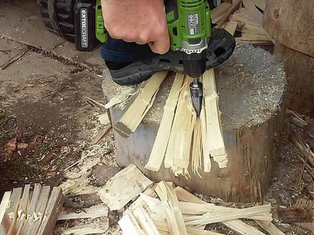 Эффективно раскалывайте дрова с помощью измельчителя древесины