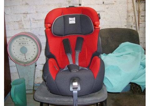 Продаю кресло безопасности для ребенка