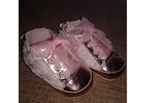 Ботиночки для принцесс.первая обувь малышки!
