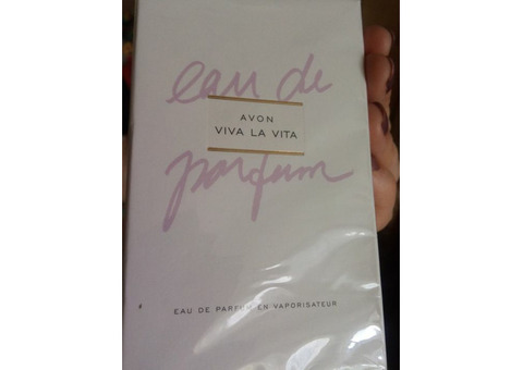 Парфюмерная вода Avon viva la vita