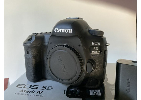 Цифровая зеркальная фотокамера Canon EOS 5D Mark IV 30,4 МП