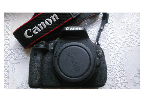 Canon600d объектив 18-55kit сумка.