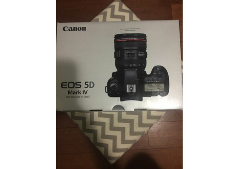 Canon EOS 5D Mark IV EF 24-105mm