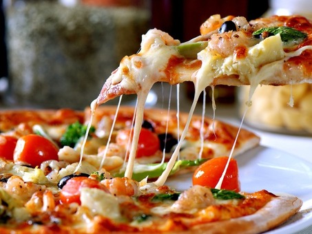 Откройте для себя вкуснейшие варианты пиццы в Pizzeria