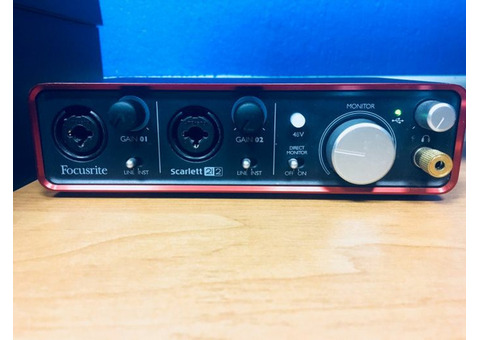 Focusrite Scarlett 2i2 1st Gen Внешняя звуковая карта