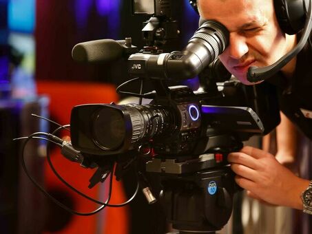 Нанять профессиональных видеопродюсеров | Создать потрясающие видеоклипы