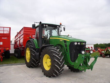 Купить трактор John Deere 8430 б/у