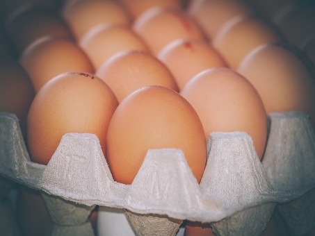 Цены на куриные яйца в России: актуальные цены и сравнение цен производителей - Каталог товаров