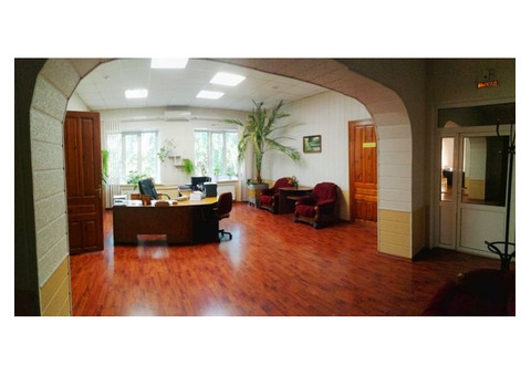 Продам помещения офисы кабинеты 500 кв. м. 2 этажа. мебель
