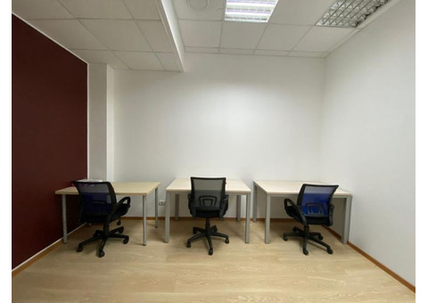 Компания предлагает в аренду офис общей площадью 174 кв.м.