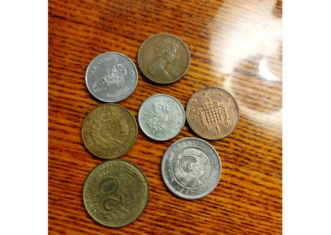 Коллекция монет и банкнот различных